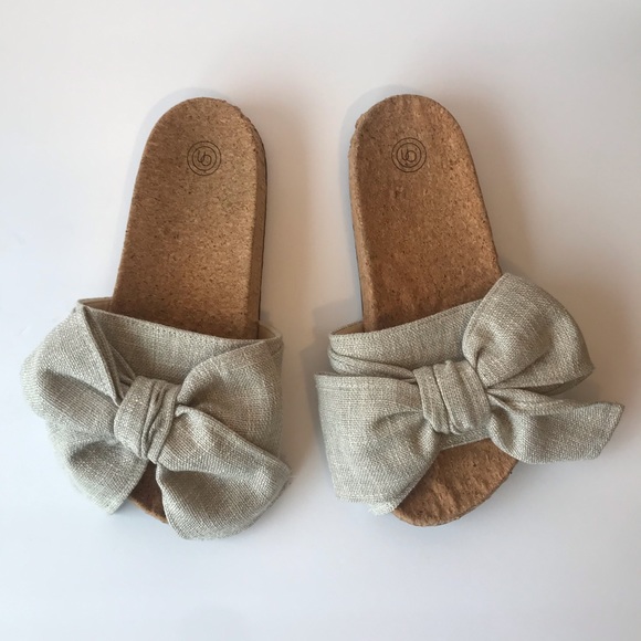 Urban Outfitters Shoes - UO Bow Poolside Slippers